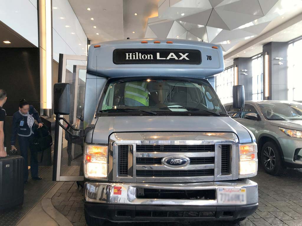 shuttle-bus-of-Hilton-Los-Angeles-Airport