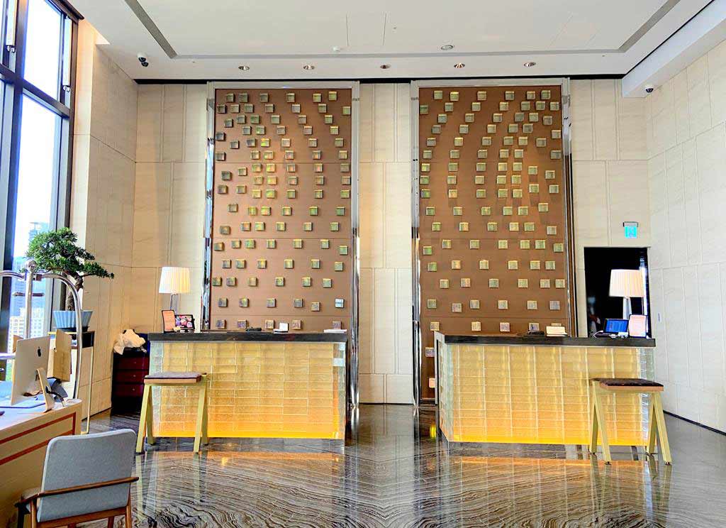 lobby-of-h2o-hotel