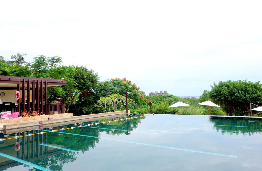 swimming pool of Hotel-Royal-Chiaohsi