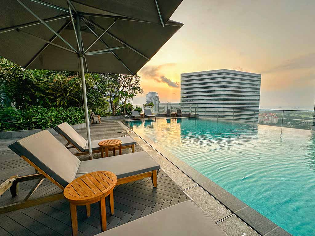 Swimming pool of Andaz Singapore